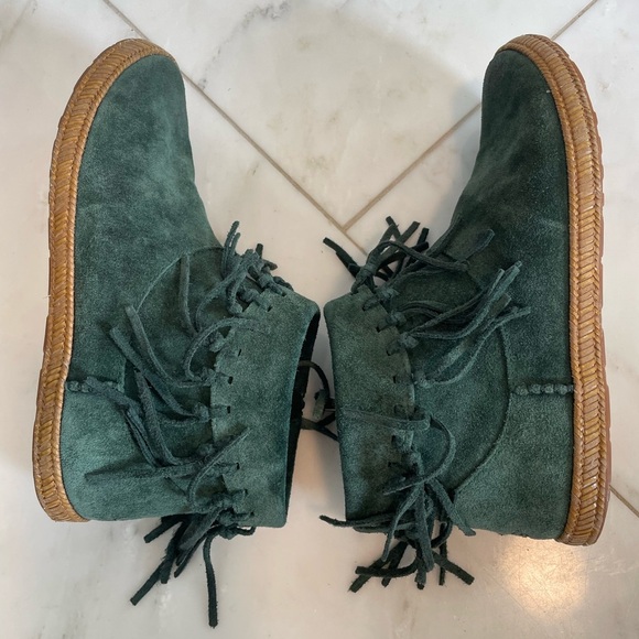 Ugg Australia green suede leather fringe moccasin flat ankle booties size 7 EUC - Picture 6 of 9
